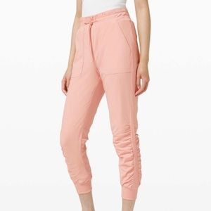 Lululemon Beyond the Studio 7/8 Jogger Size 14 Light Pink